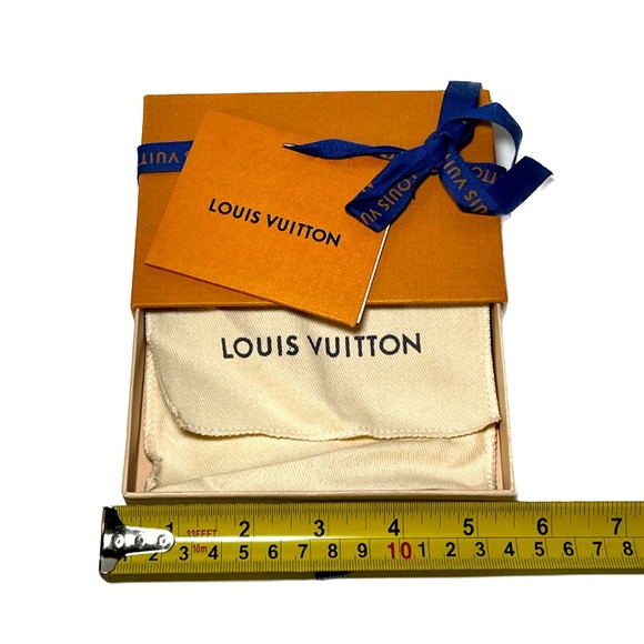 Louis Vuitton Gift Box - Picture 3 of 4